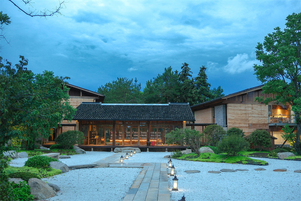 復(fù)興鄉(xiāng)村 結(jié)廬半間精品民宿裝修設(shè)計案例(圖2) 10752656_vsszan179572151821534.jpg